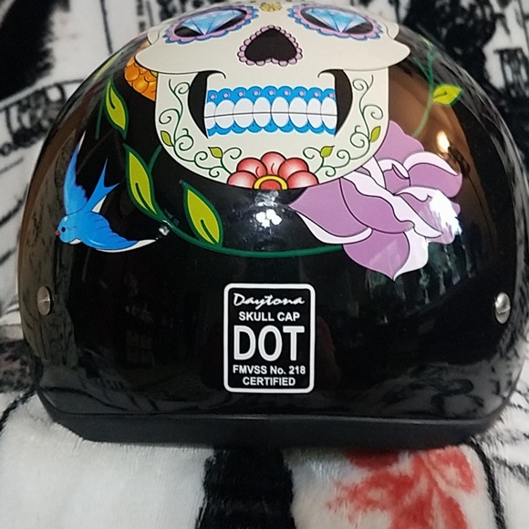 Daytona Accessories - DOT Approved ladies motorcycle helmet